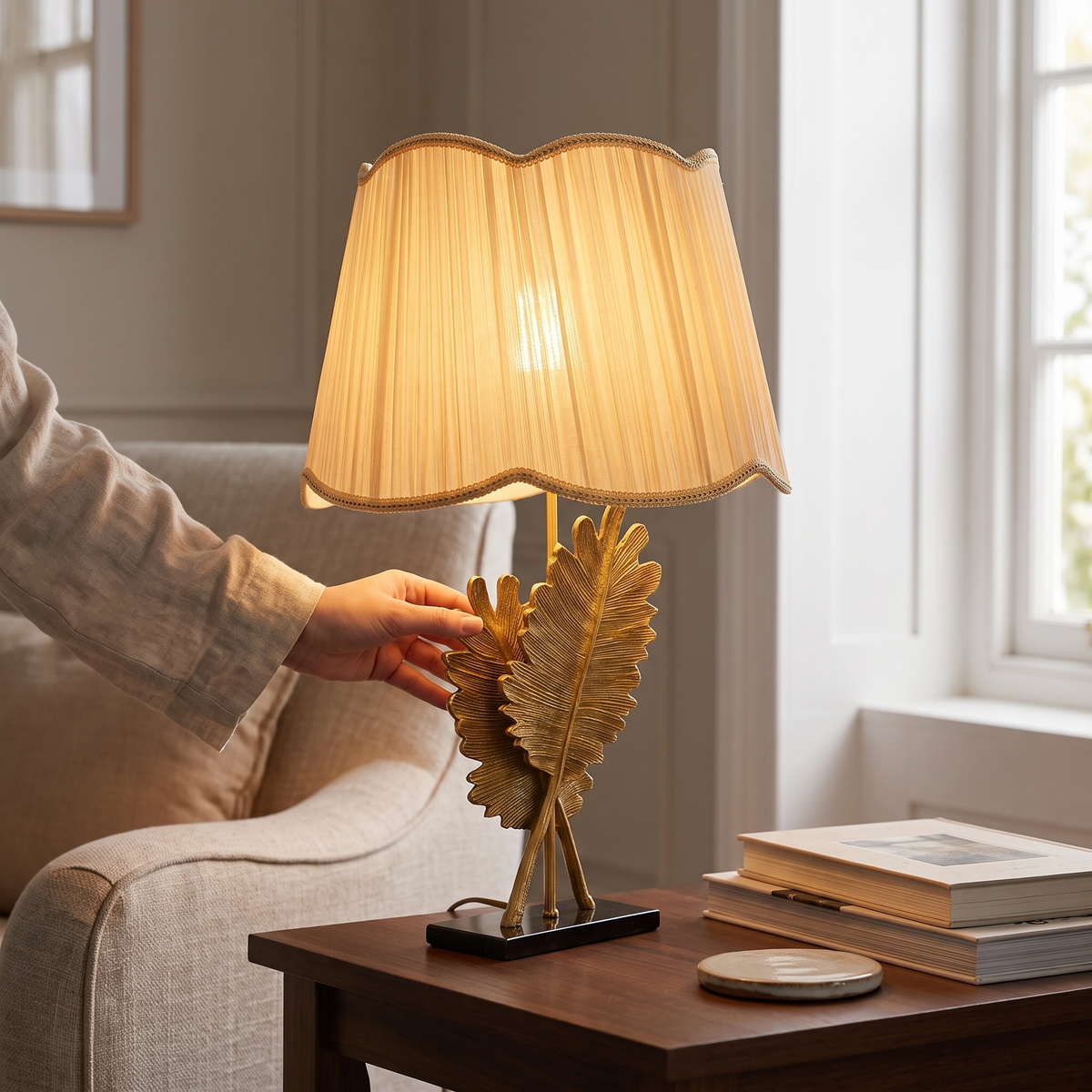 Gold Banana Leaf Marble Table Lamp – lifestyle 3