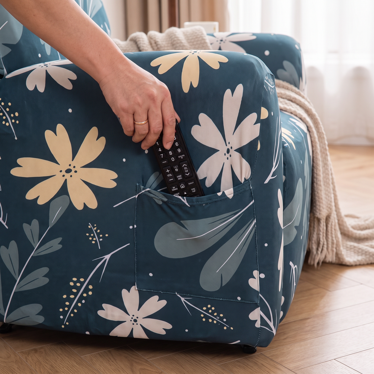 Botanical Print Stretch Recliner Cover with Two Pockets fabric detail