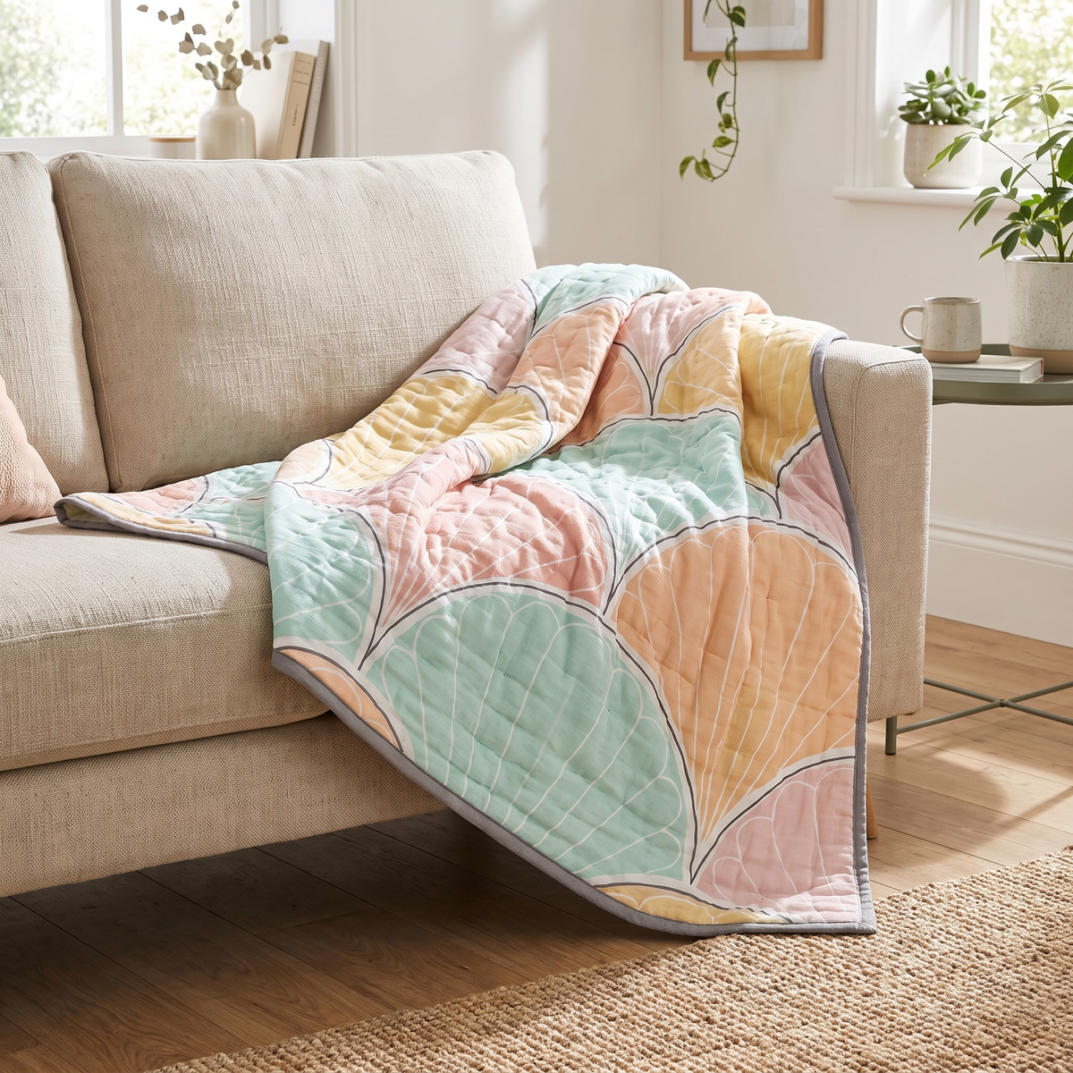 Scallop Fan Print Lightweight Cotton Blanket - lifestyle