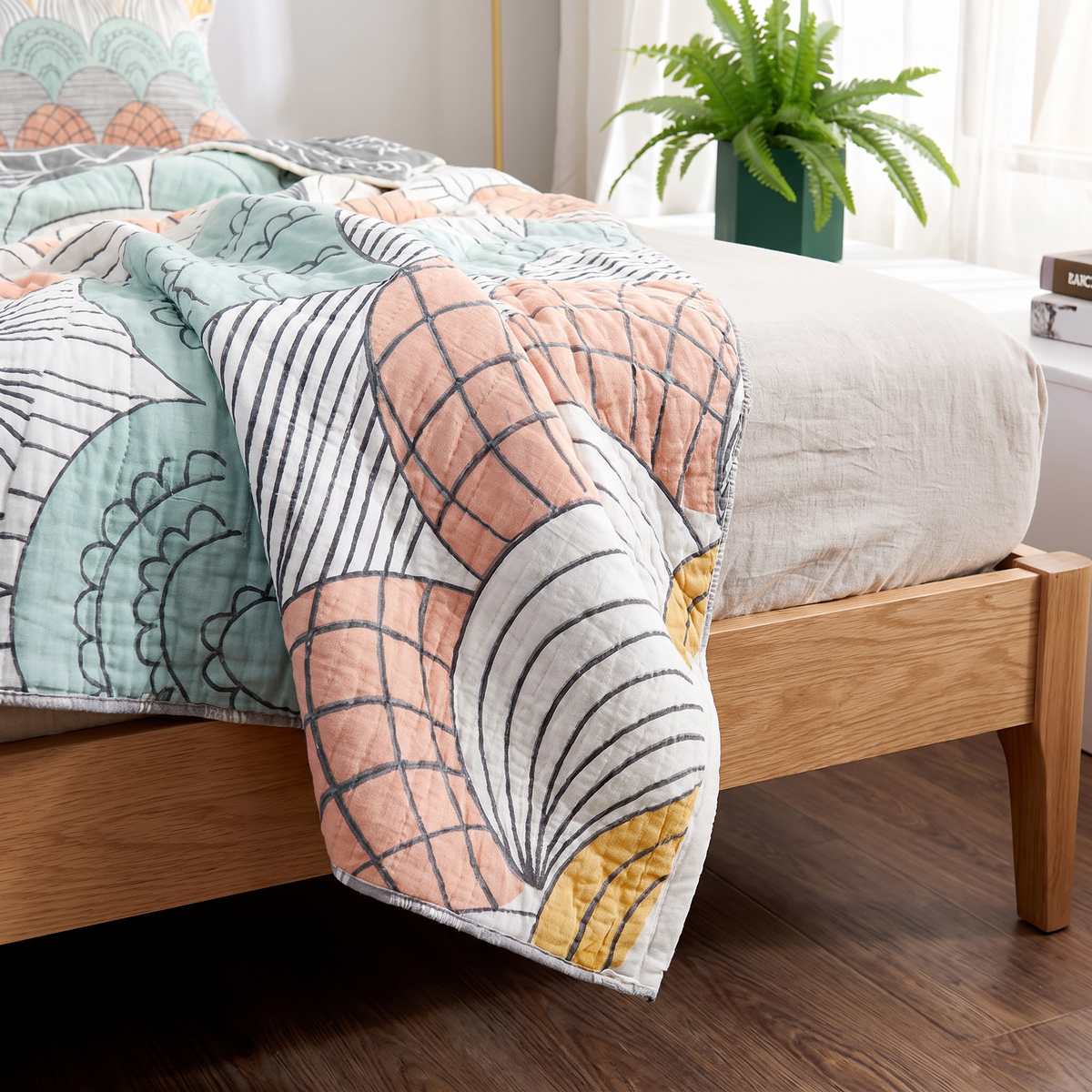 Scallop Fan Print Lightweight Cotton Blanket - lifestyle